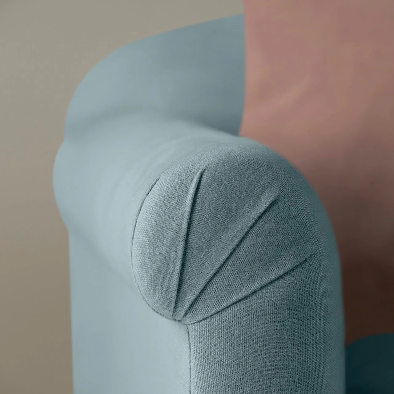Dolittle 4 seater Sofa in Laidback Linen Cerulean - Image 4
