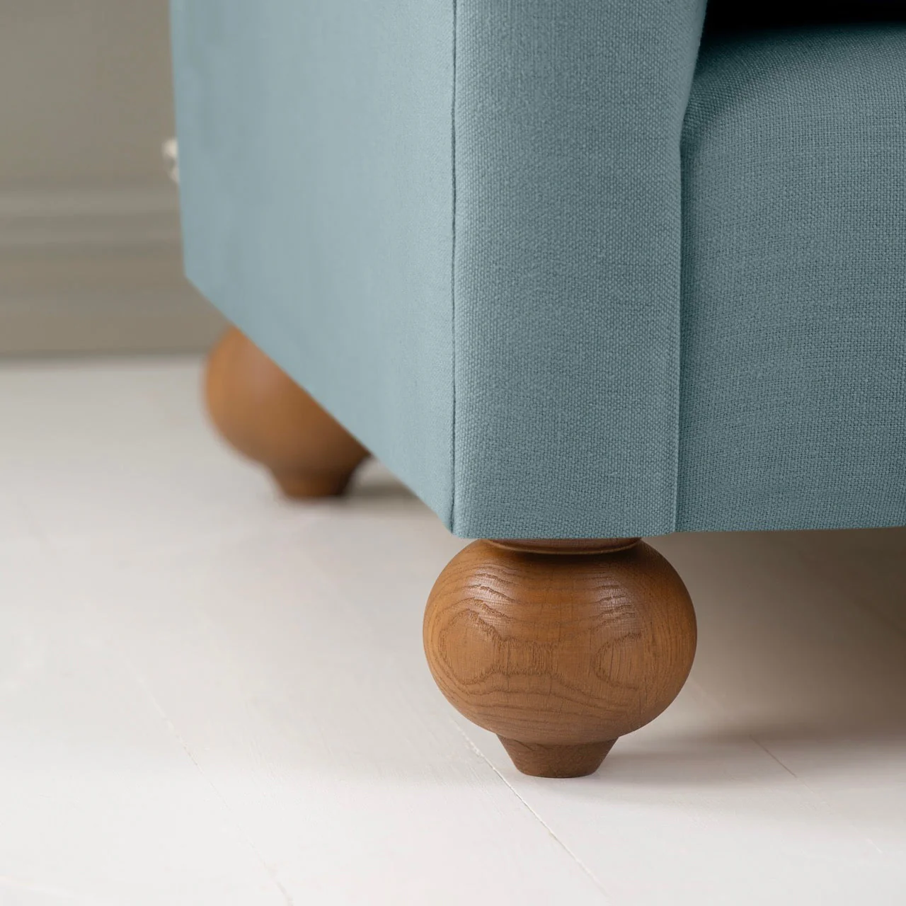 Dolittle 4 seater Sofa in Laidback Linen Cerulean - Image 5