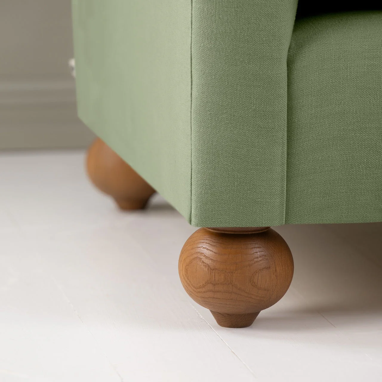 Dolittle 4 seater Sofa in Laidback Linen Moss - Image 5