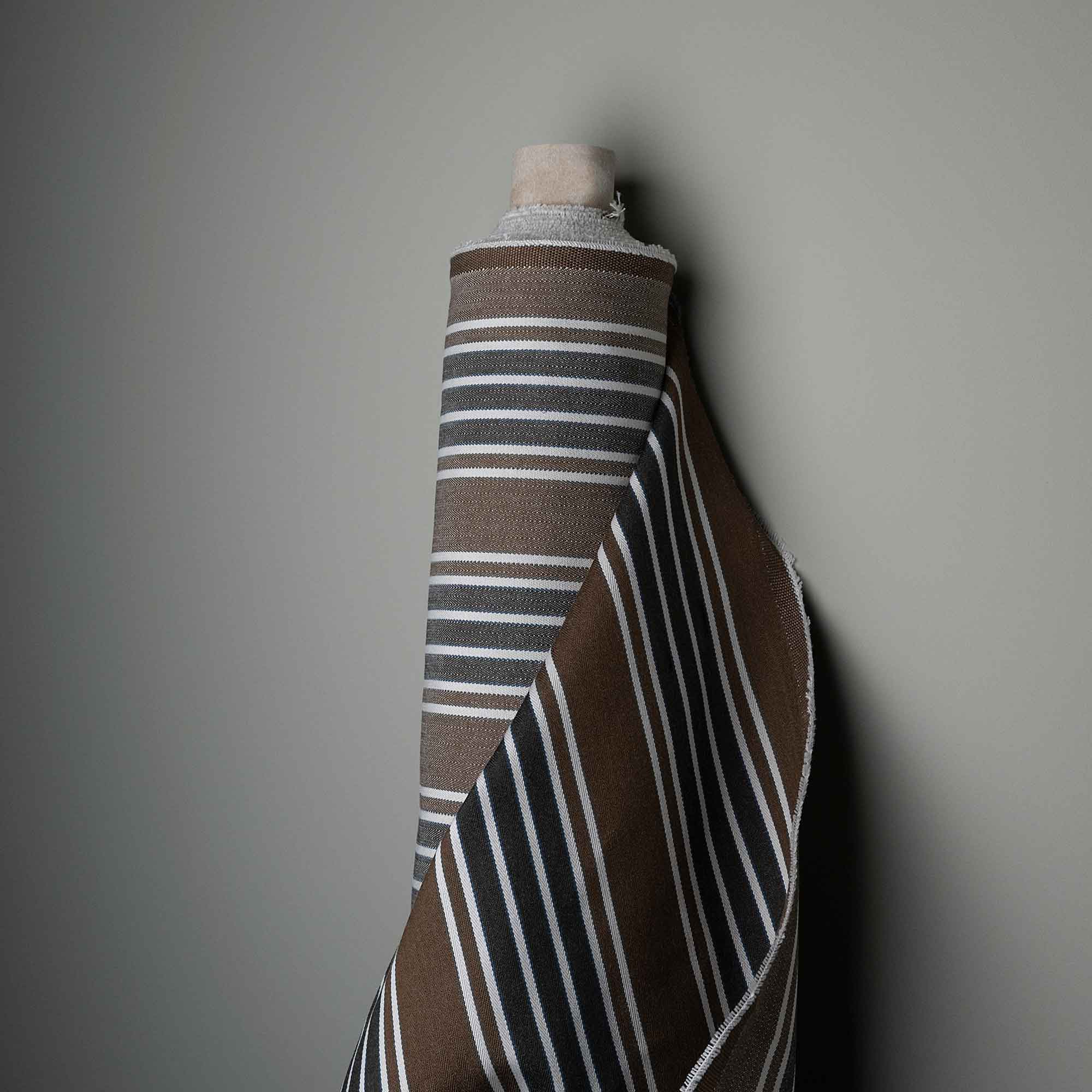 Dolittle Love Seat in Regatta Cotton, Charcoal - Image 6