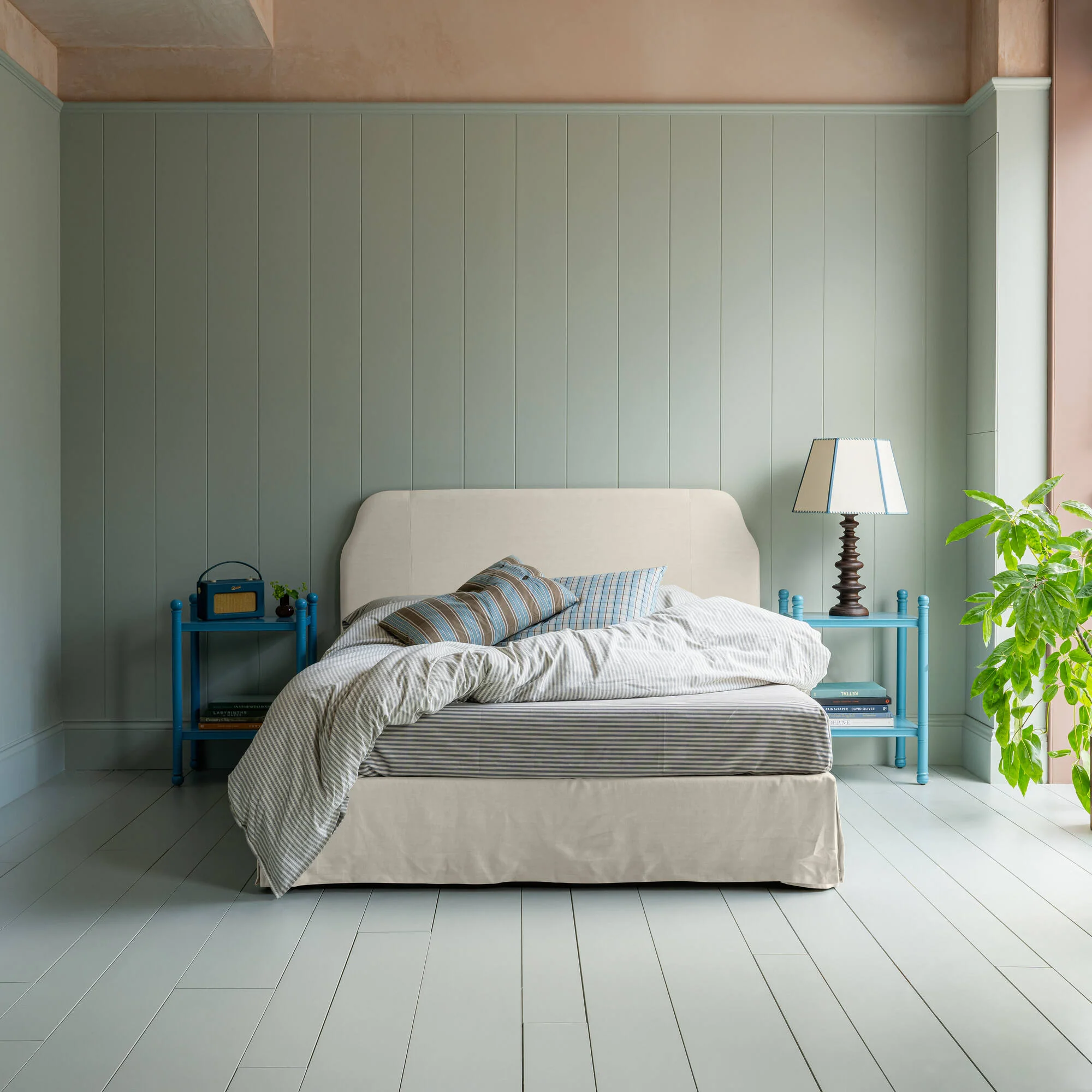 Dream Ticket Upholstered Bed in Laidback Linen Dove with Kick Pleat Valance - Image 3