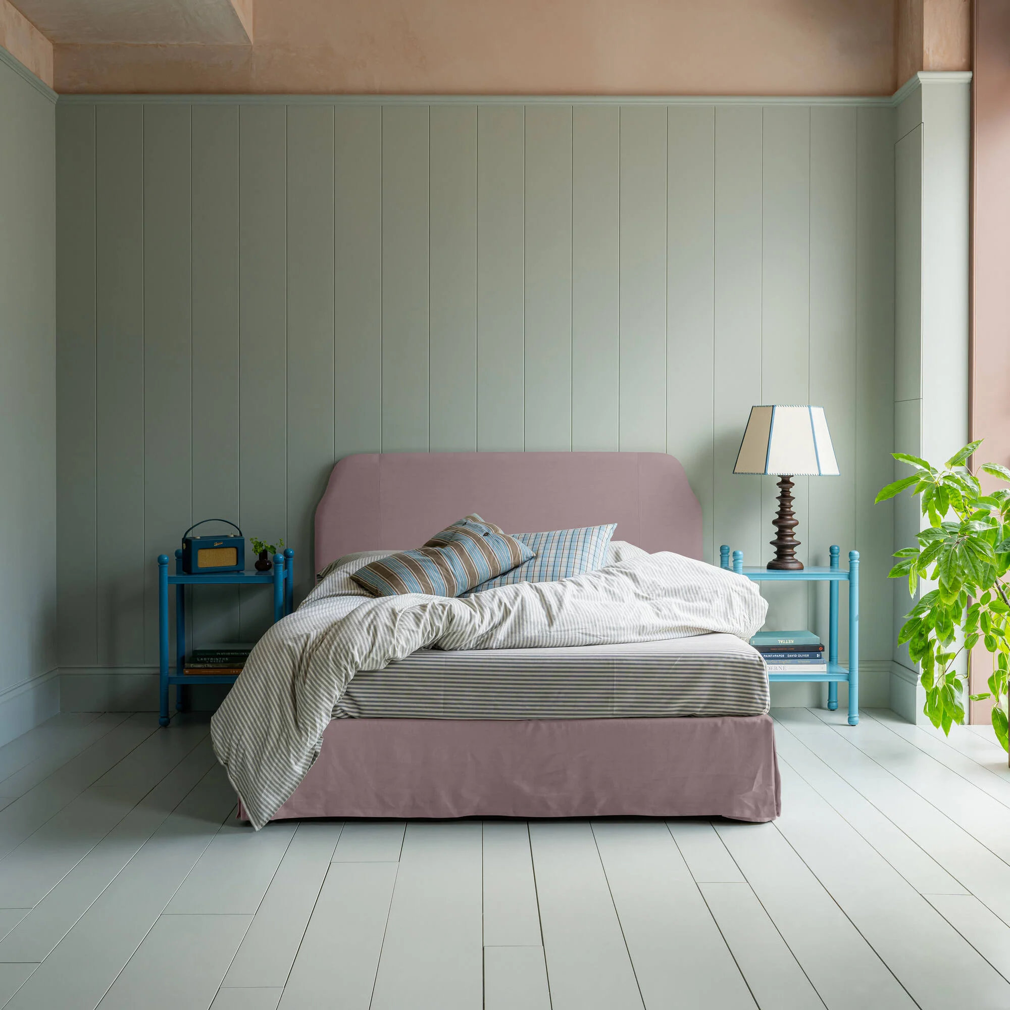 Dream Ticket Upholstered Bed in Laidback Linen Heather with Kick Pleat Valance - Image 3