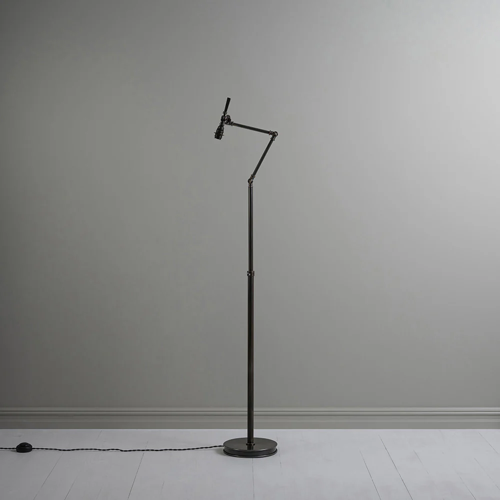 Focused Floor Lamp in Waxed Brass - Image 3