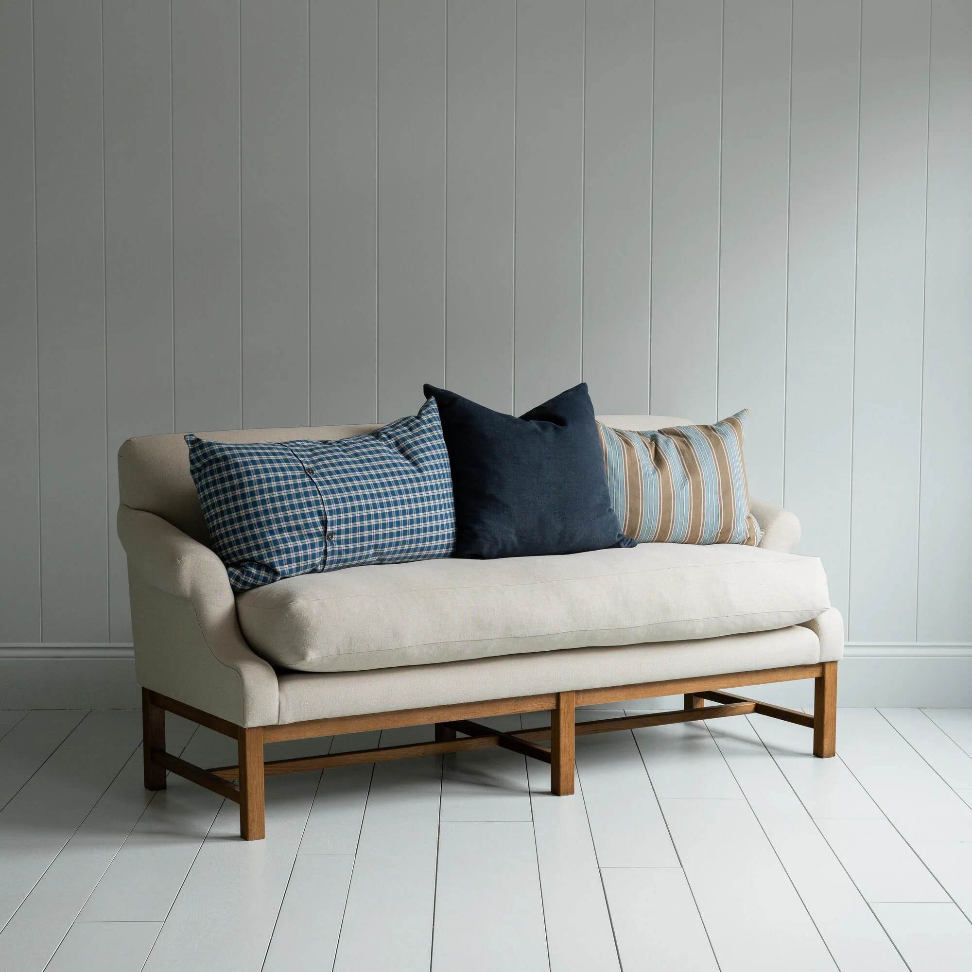 Front Row 3 Seater Upholstered Bench in Laidback Linen Dove - Image 5