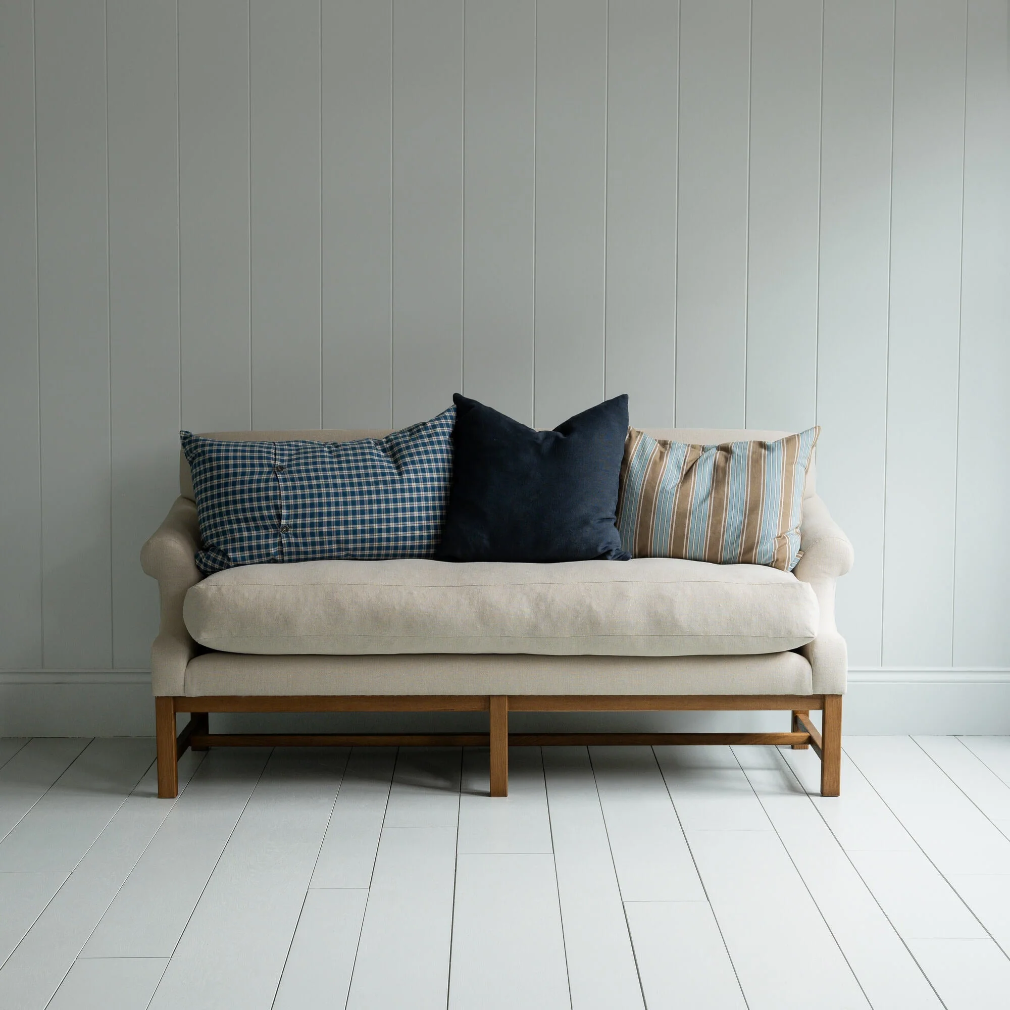 Front Row 3 Seater Upholstered Bench in Laidback Linen Dove - Image 6