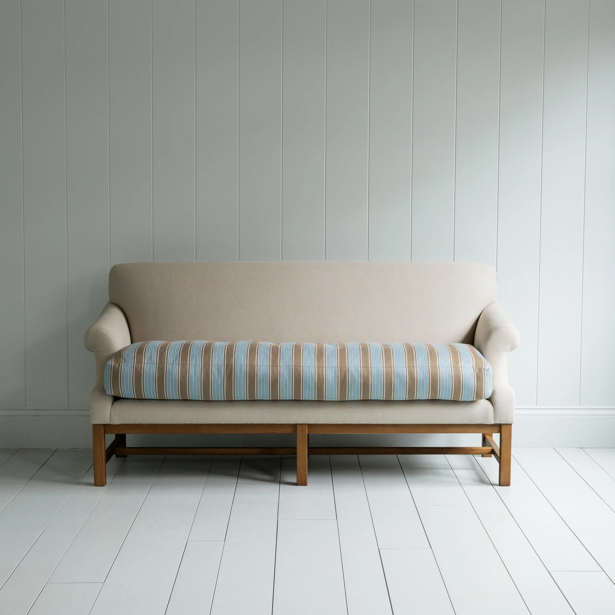 Front Row 3 Seater Upholstered Bench in Laidback Linen Dove Frame and Regatta Cotton Blue Seat - Image 3