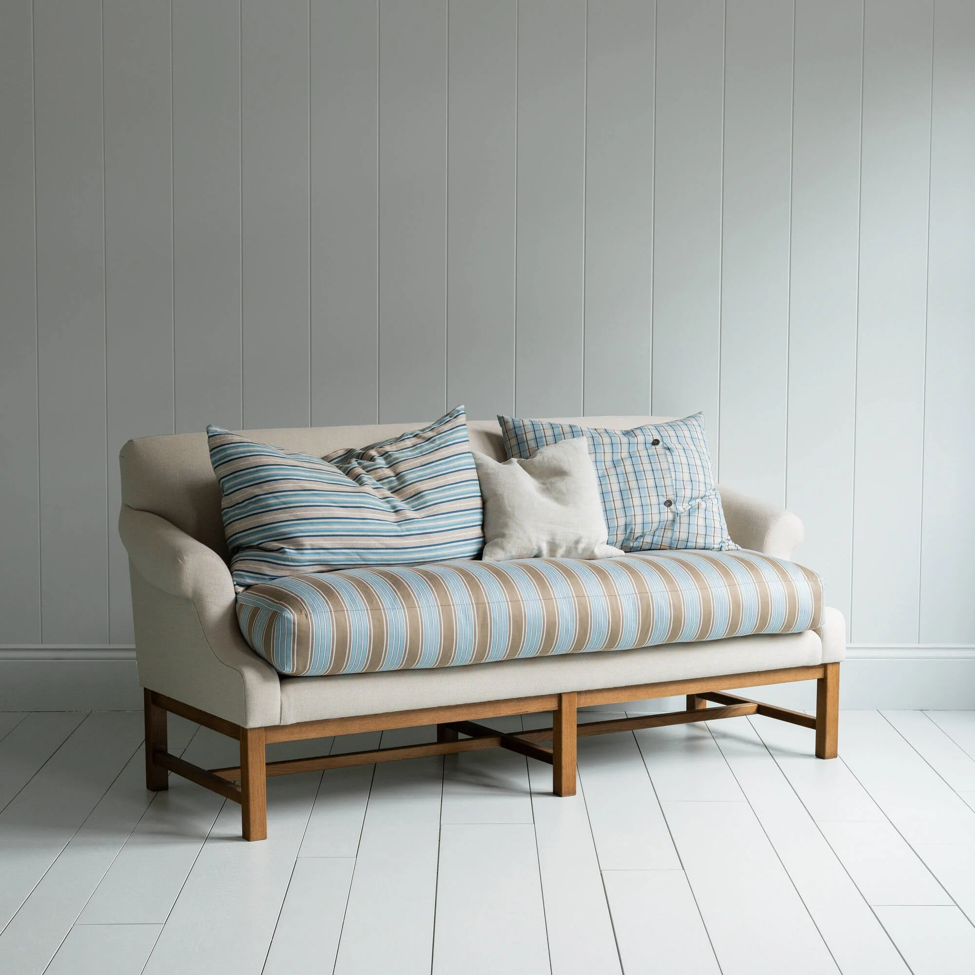 Front Row 3 Seater Upholstered Bench in Laidback Linen Dove Frame and Regatta Cotton Blue Seat - Image 5