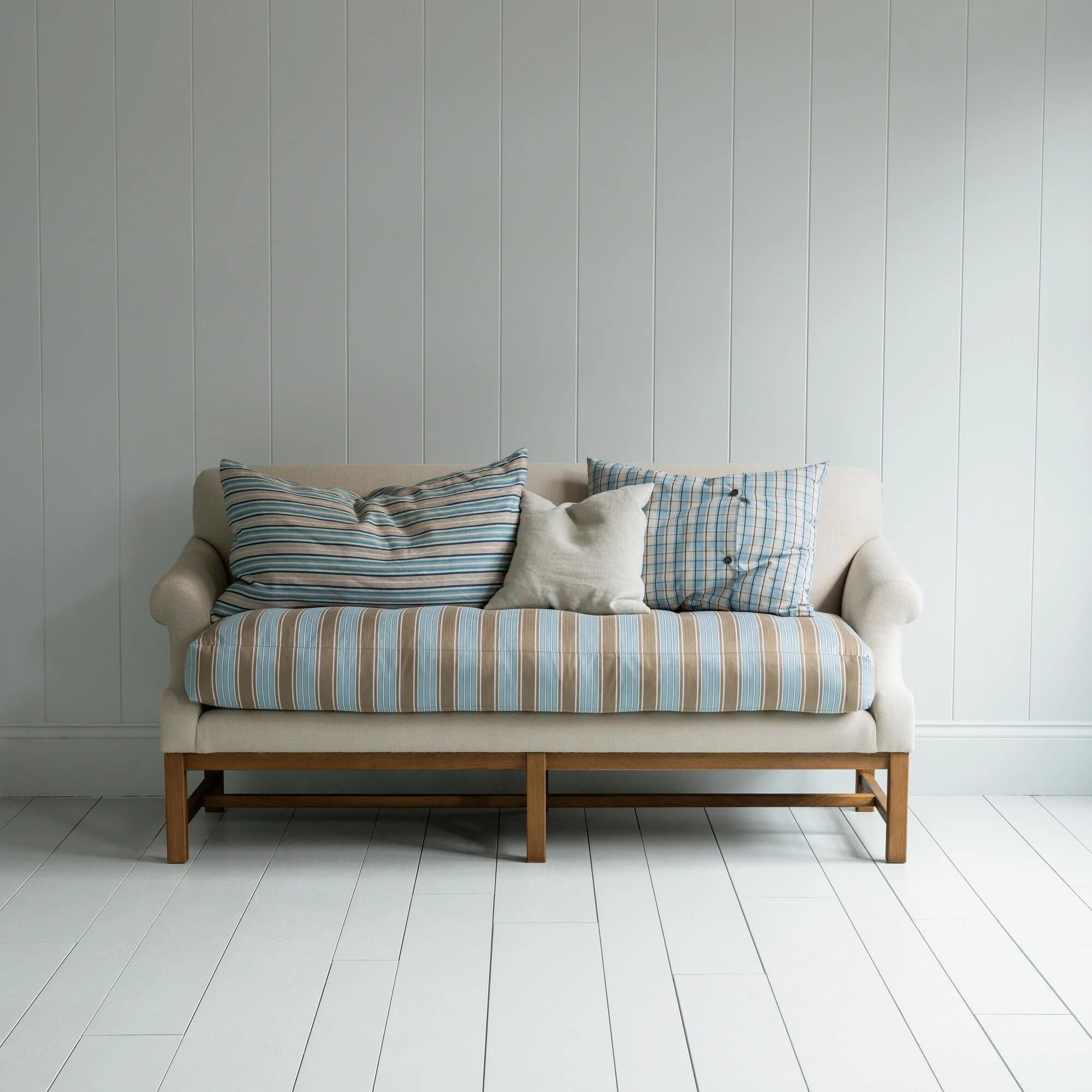 Front Row 3 Seater Upholstered Bench in Laidback Linen Dove Frame and Regatta Cotton Blue Seat - Image 6
