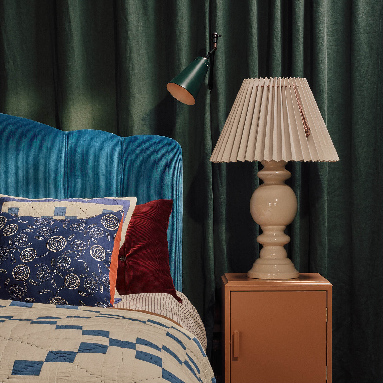 Hourglass Ceramic Table Lamp Base in Green - Image 8