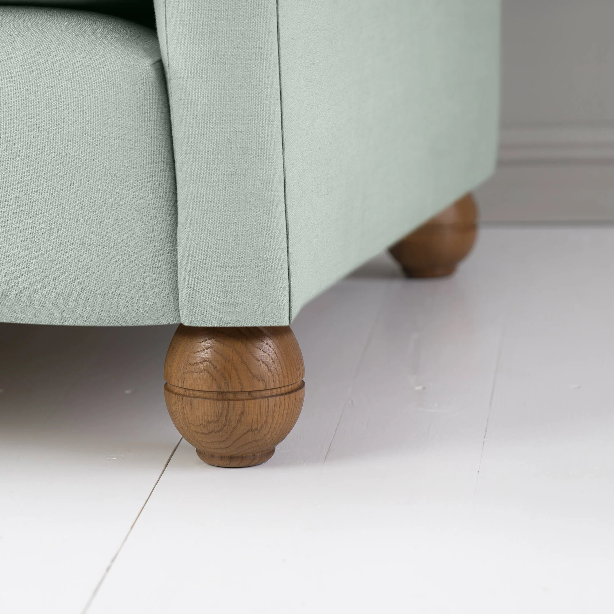 Idler 4 seater sofa in Laidback Linen Sky - Image 4