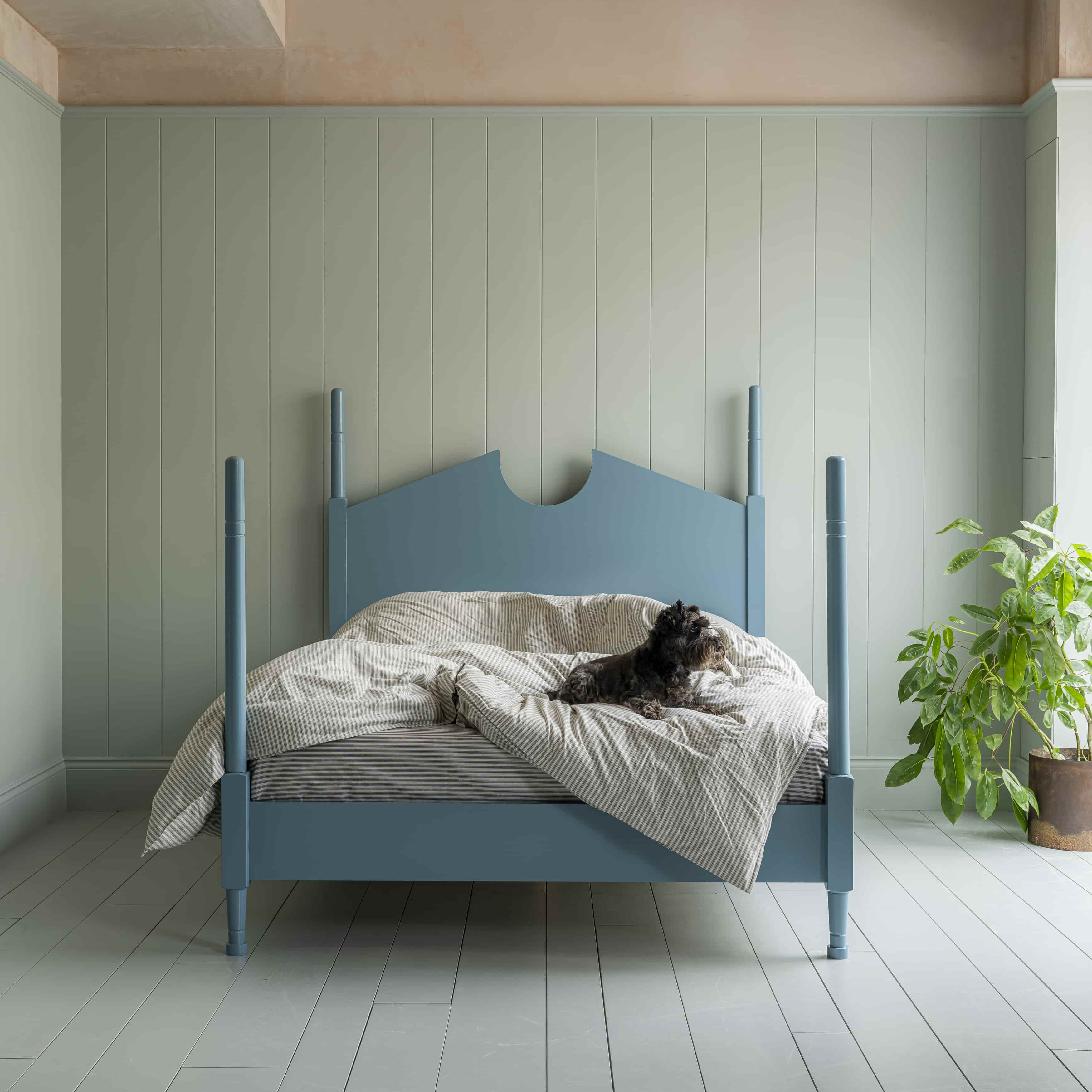 Out for the Count Three Quarter Poster Bed in Marine Blue - Image 3