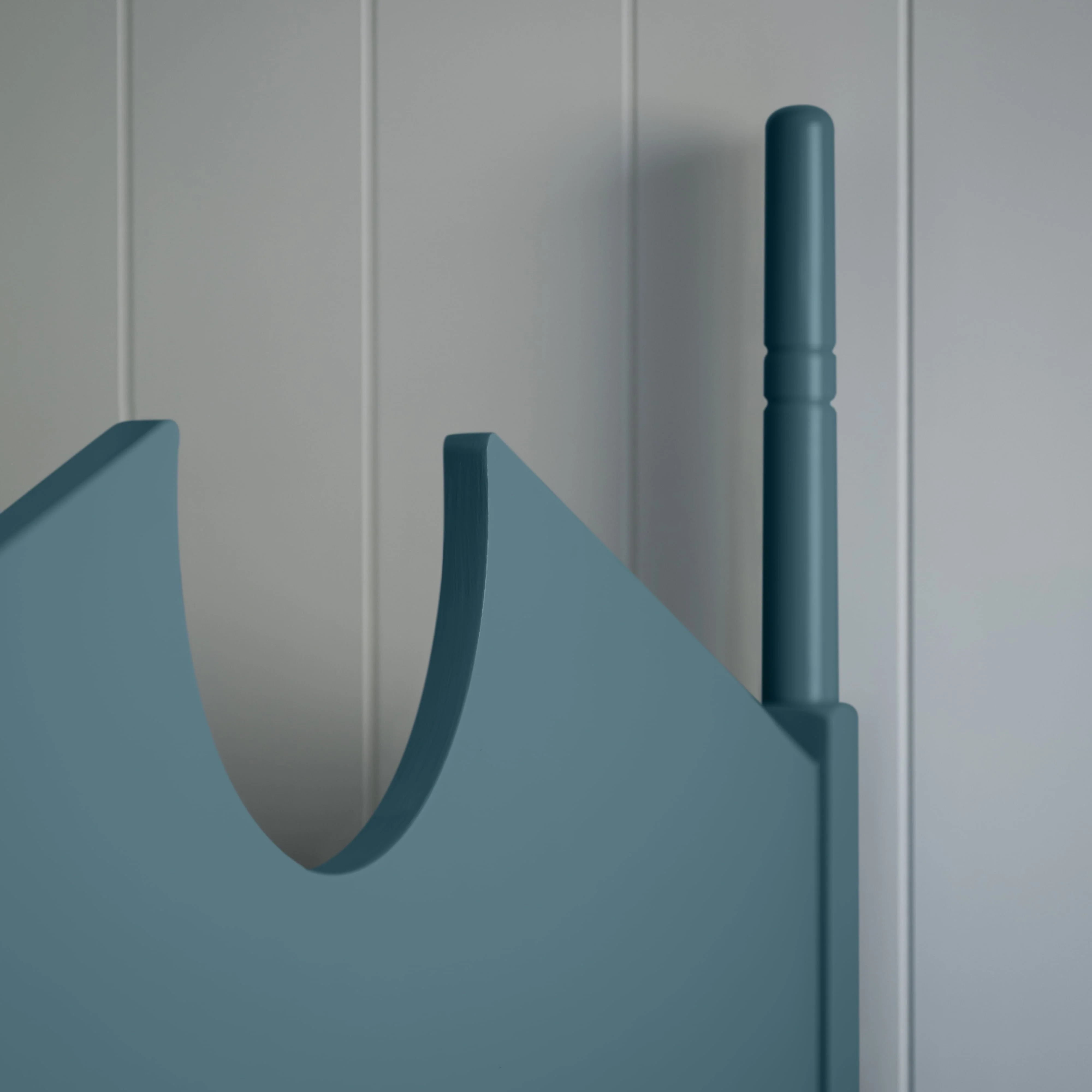Out for the Count Three Quarter Poster Bed in Marine Blue - Image 6