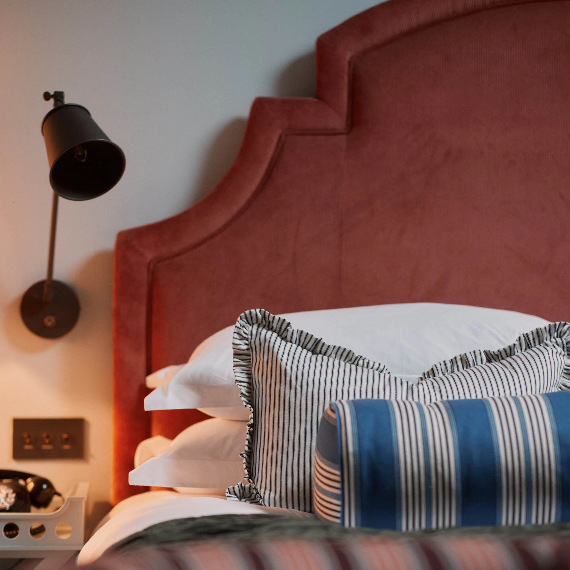 Seventh Heaven Upholstered Bed in Intelligent Velvet Juniper without Valance - Image 3