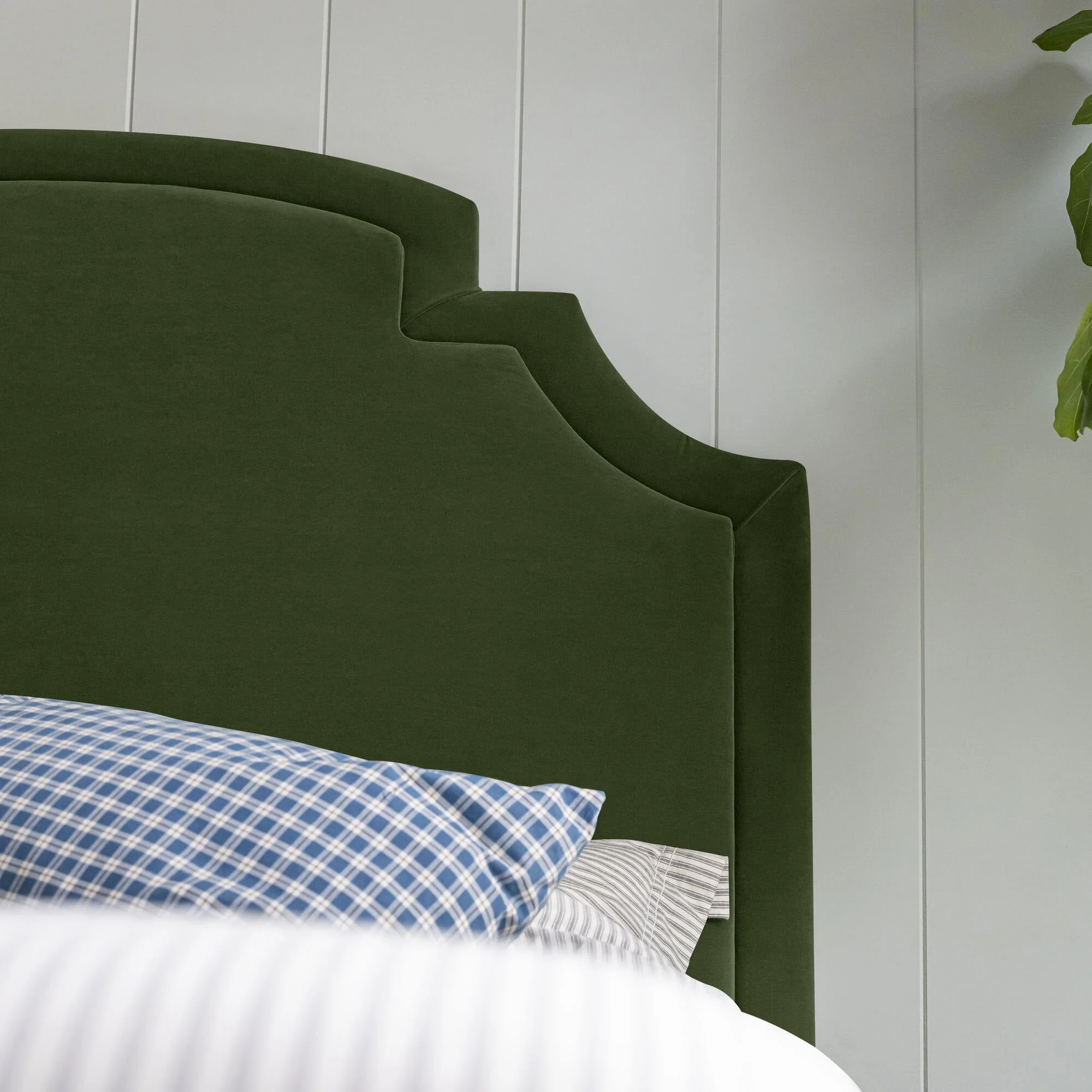 Seventh Heaven Upholstered Bed in Intelligent Velvet Juniper without Valance - Image 7